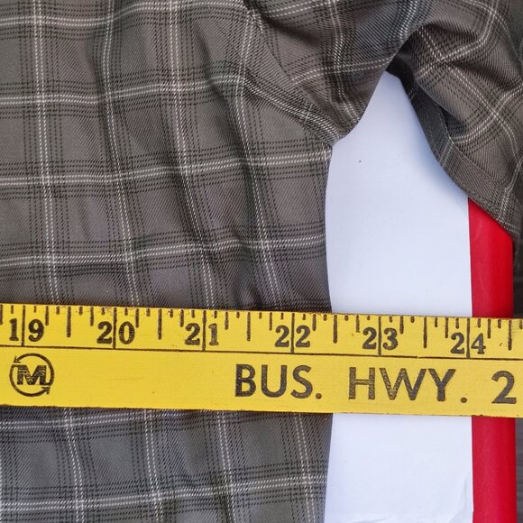 Cabela's Outfitter Series long sleeve button down shirt olive green men's size M - Picture 8 of 9